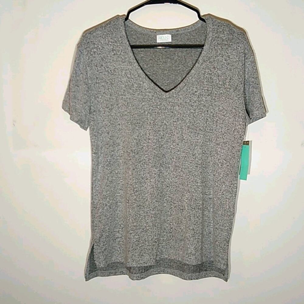Abound short sleeve v-neck top. Size XS NEW